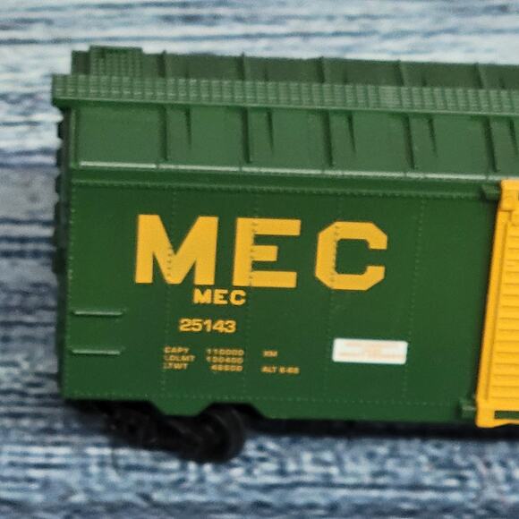 Vintage H.O scale Penn central & MEC train boxcars Turquoise and green - Picture 3 of 11